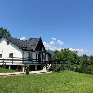 main photo arondas 2 copy